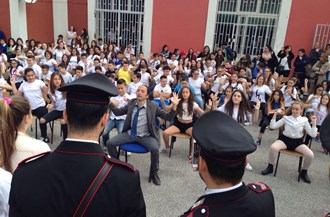 Flash mob di solidarietà ai Carabinieri di Secondigliano: manifestazione IC 80. BERLINGUER